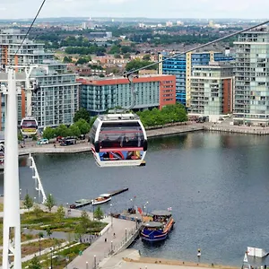 Cosy 3 Bed Penthouse In Royal Docks London